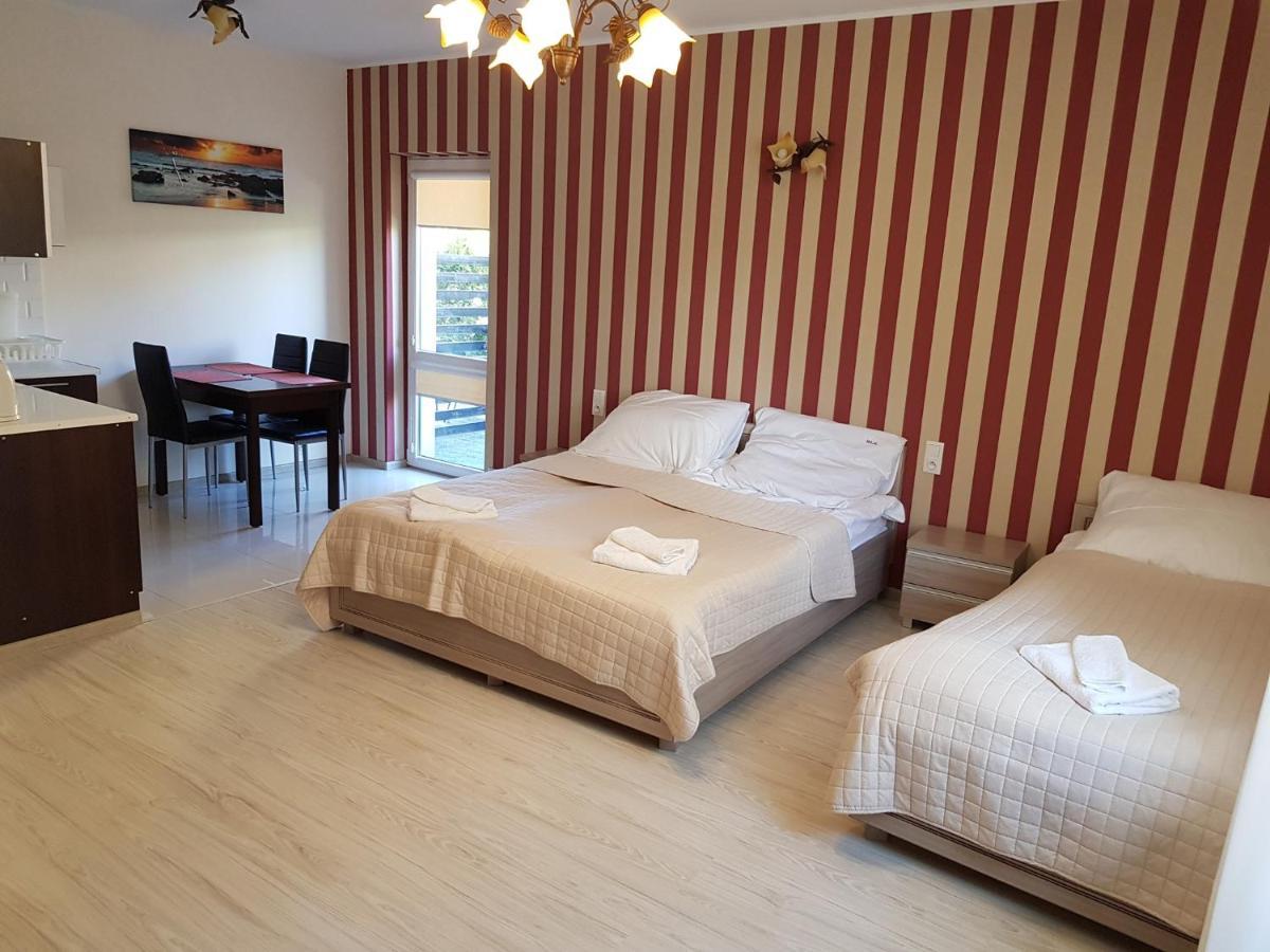 Apartamenty Maja -Pokoje - Domy Wakacyjne -Basen Podgrzewany -Jacuzzi - Sauna 莱鲍 外观 照片