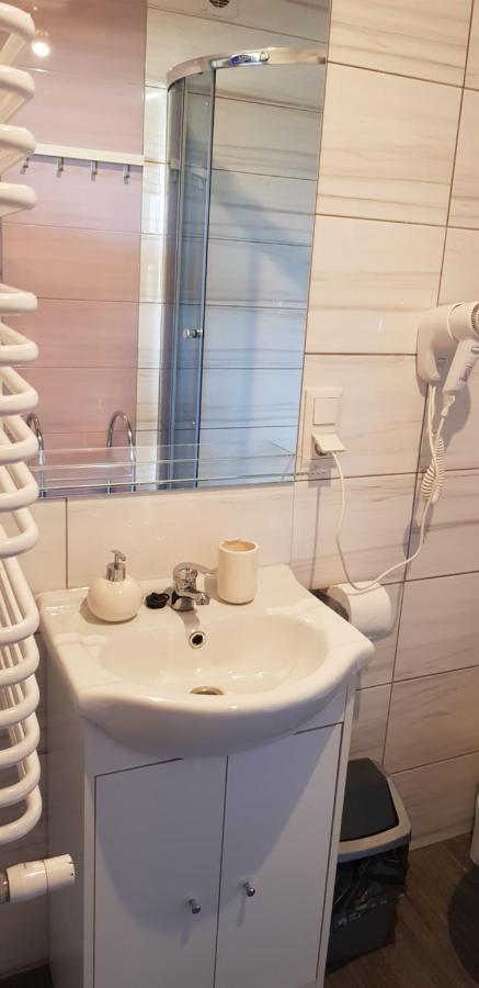 Apartamenty Maja -Pokoje - Domy Wakacyjne -Basen Podgrzewany -Jacuzzi - Sauna 莱鲍 外观 照片